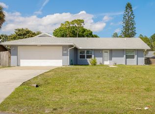 823 Beacon St NW, Palm Bay, FL 32907
