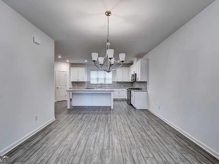 477 Danville Ave — Photo 17