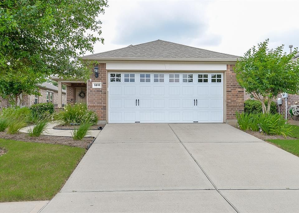 1st image of 1311 Cleistes Ln