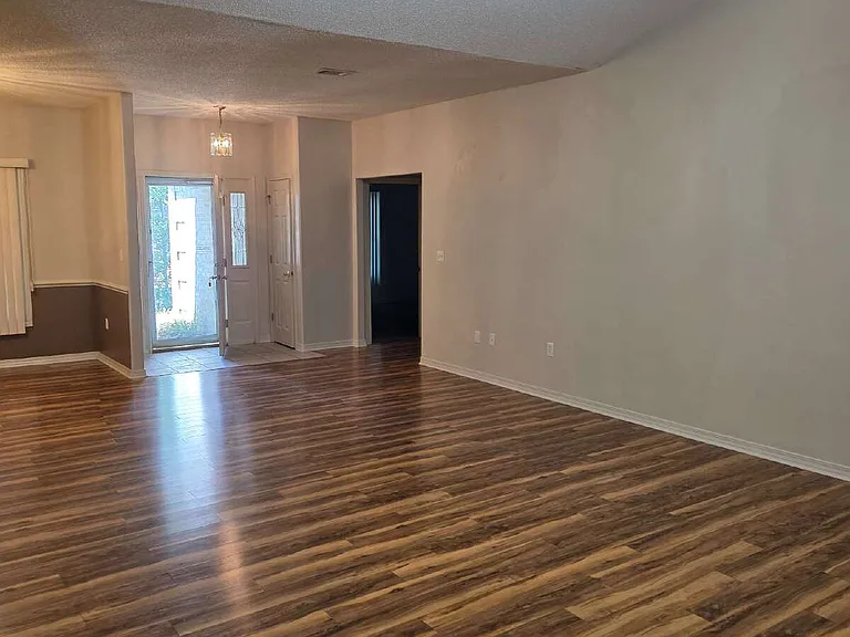 4608 Scarlet Dr E — Photo 12