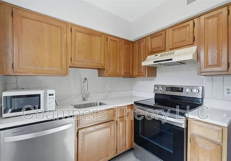 2603 Arlington Blvd #102 — Photo 11