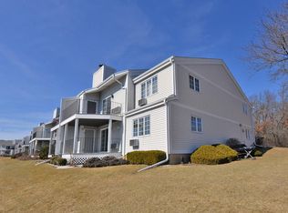 8350 S Tuckaway Shores Dr, Franklin, WI 53132