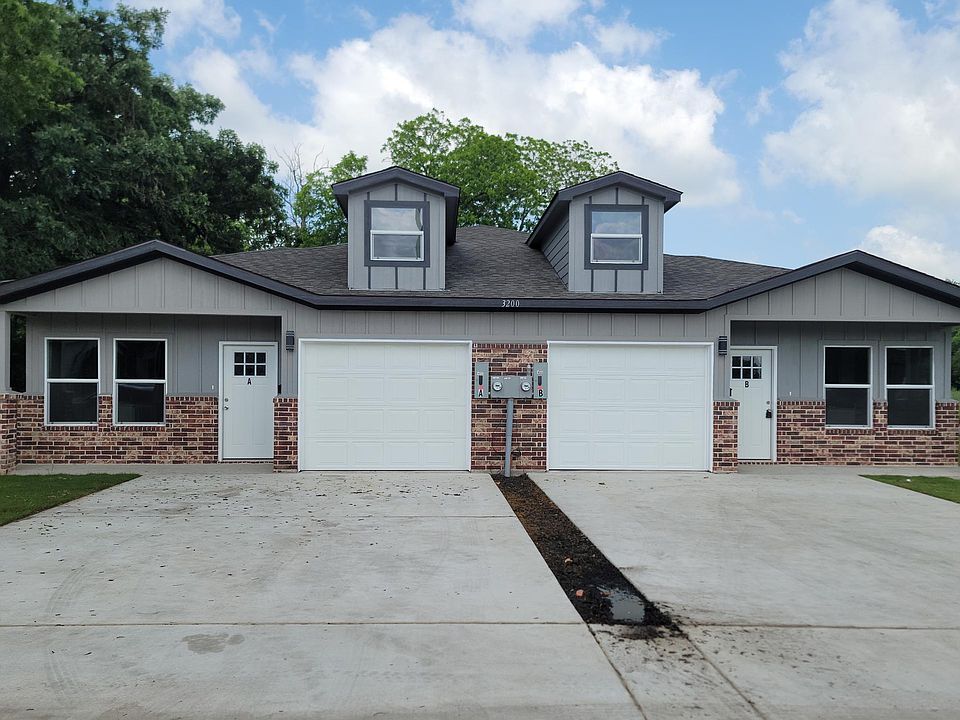 Front view of home
