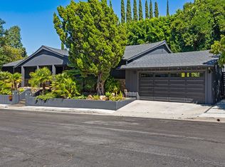 16148 Meadowcrest Rd, Sherman Oaks, CA 91403