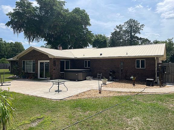 2nd image of 123 SE Goldie Way