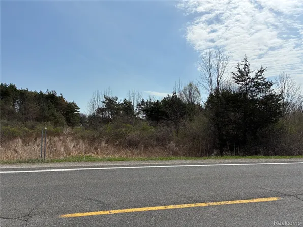 1 Vincent Rd, North Street, MI 48049