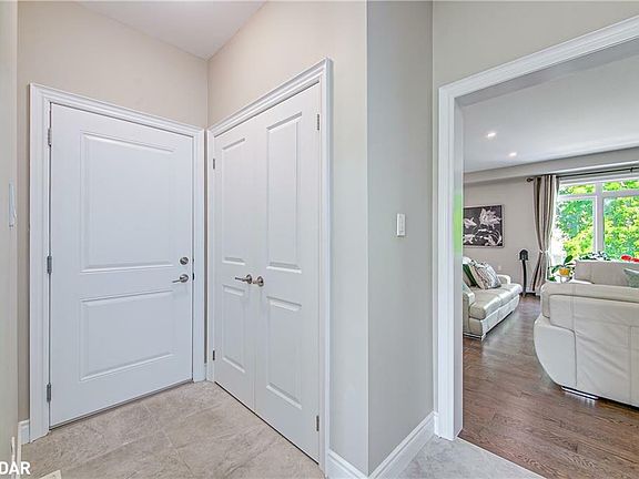5th image of 165 Bishop Dr