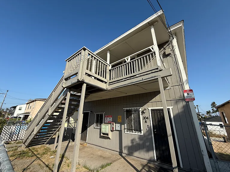 306 E 4th St #306B — Photo 15
