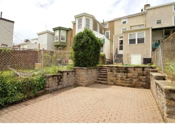 145 Carson St, Philadelphia, PA 19127