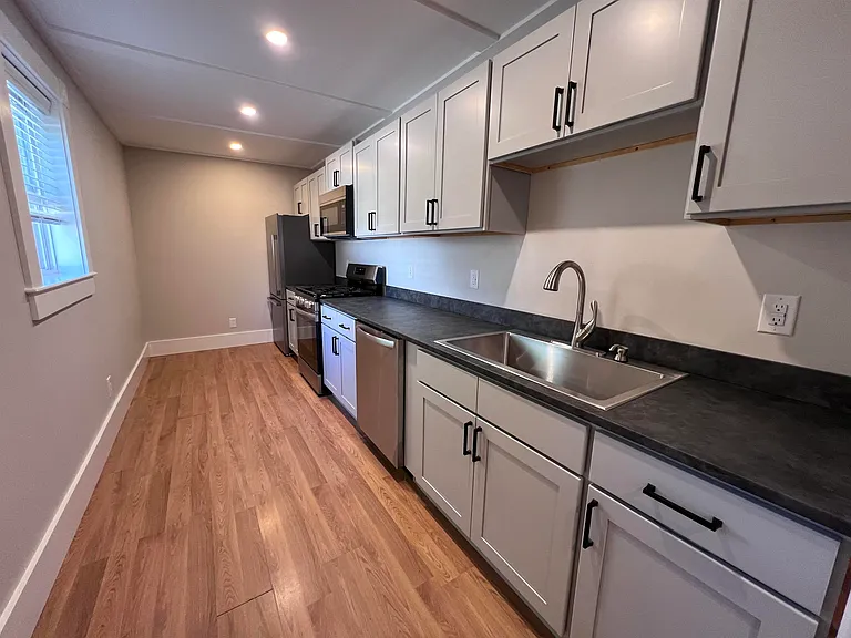 52 Lincoln St #A — Photo 2