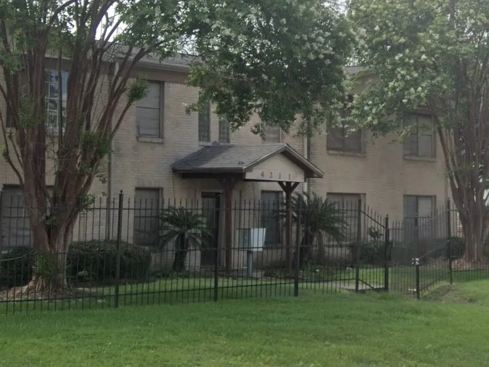 4211 Chartres St #8
