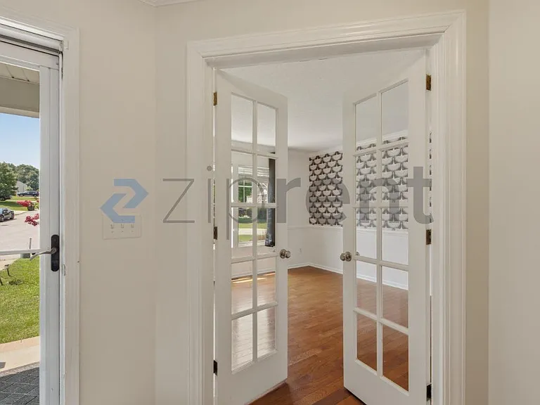 261 Chadford Pl — Photo 6