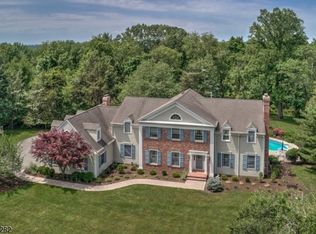 3 Sheephill Dr, Gladstone, NJ 07934