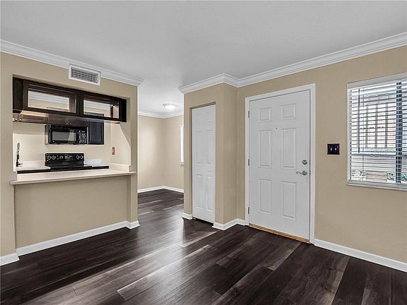 4th image of 631 Delaney Ave APT 22