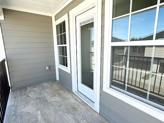 5th image of 943 S Rupple Rd #8