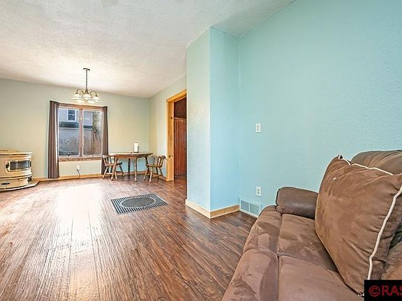 3rd image of 406 N Quinn St
