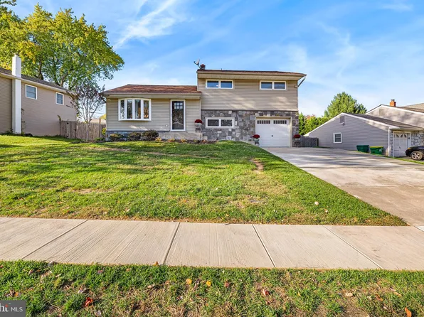 11 Cameo Rd, Claymont, DE 19703