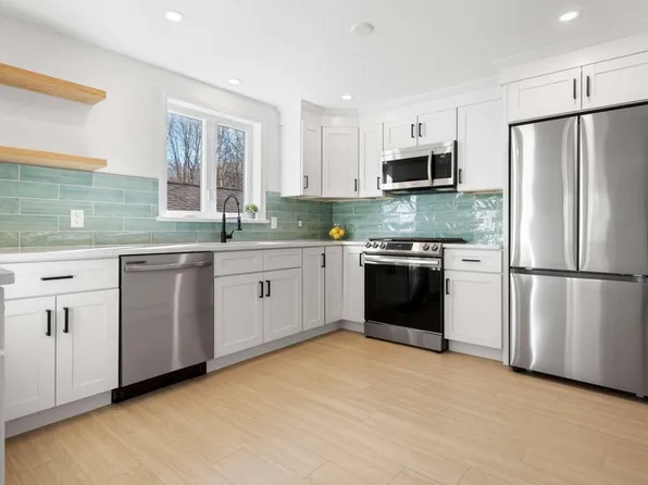 74 E. Main Street, Hampstead, NH 03826