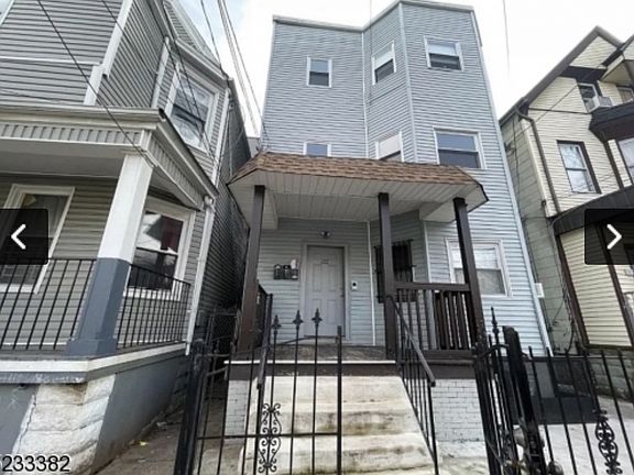 2nd image of 122 Littleton Ave #3