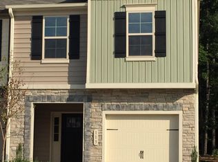 717 Ridge Cliff Ln, Zebulon, NC 27597