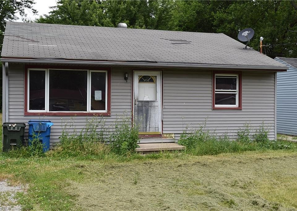1st image of 41628 51st St