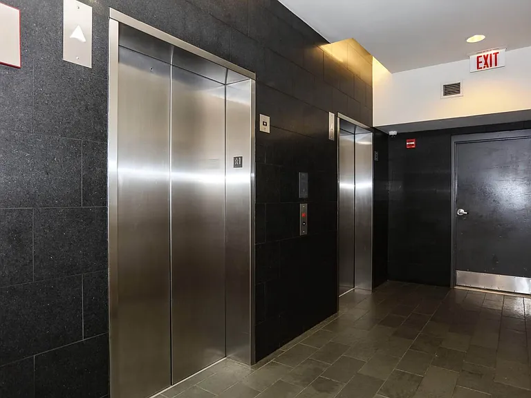 1845 S Michigan Ave #1204 — Photo 3