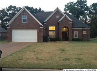 913 Falcon St, Senatobia, MS 38668