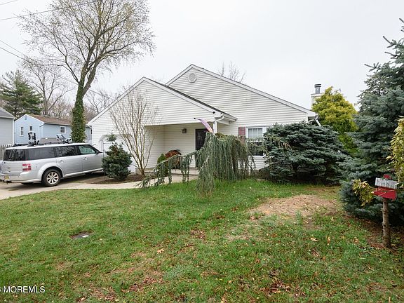 3rd image of 210 Raritan Place