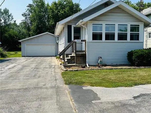 1712 Buckland Ave, Fremont, OH 43420