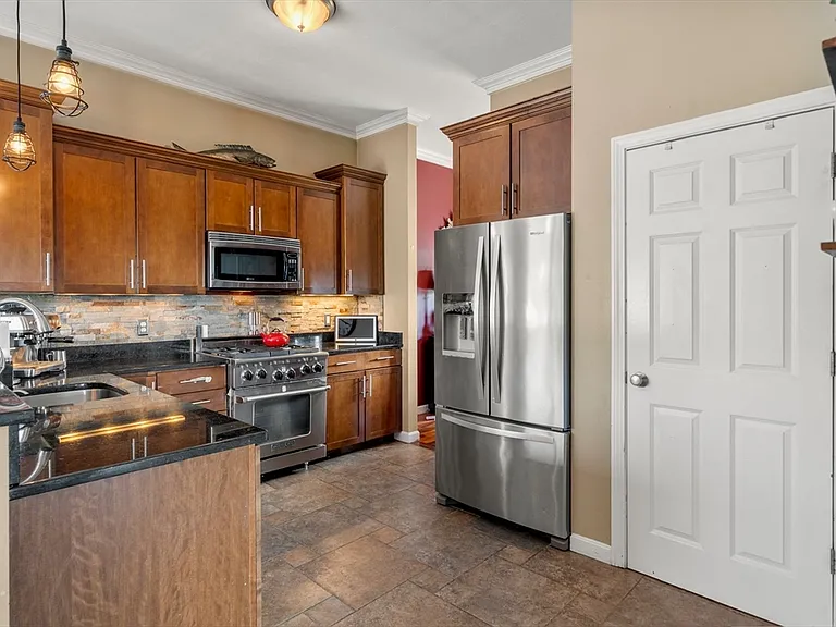 11 Kevin Ave — Photo 12