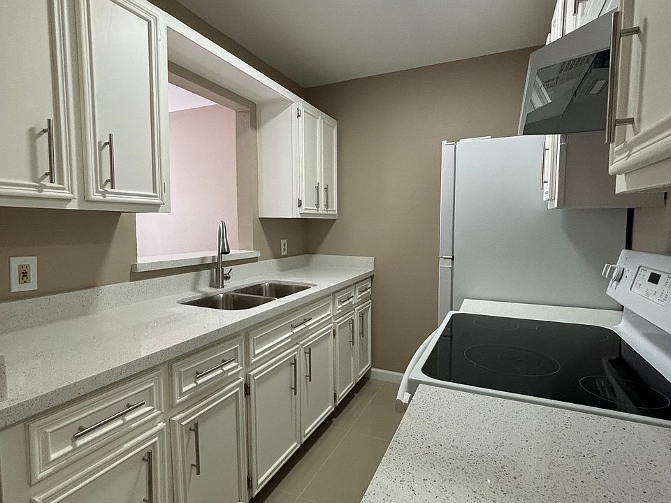 1st image of 721 W Dallas Ave #2