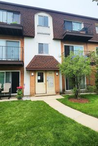 9468 Bay Colony Dr APT 3N, Des Plaines, IL, 60016