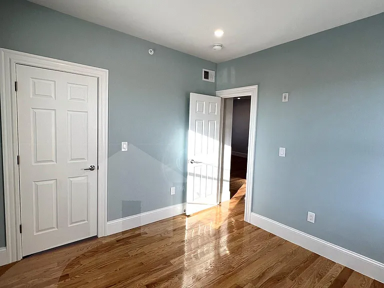 75 Winchester St — Photo 11