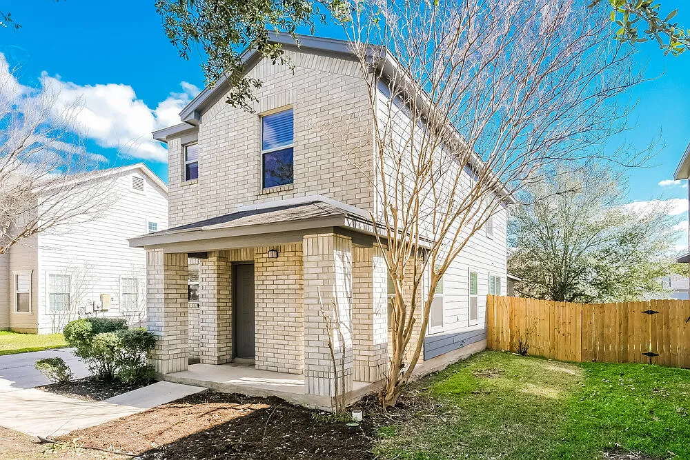 3 bed, 2.5 bath, 1597 sqft, $1,730 — Photo 4