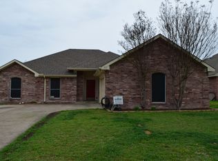411 River Oaks Blvd, Waxahachie, TX 75165