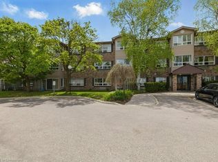 30 Hugo Cres #201, Kitchener, ON N2M3Z2