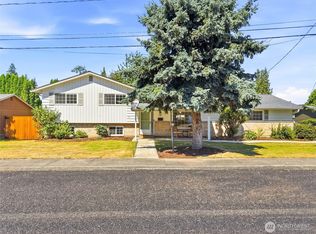 129 Christina Dr, Sumner, WA 98390