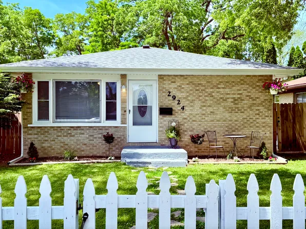 2924 Gideon Ave, Zion, IL 60099