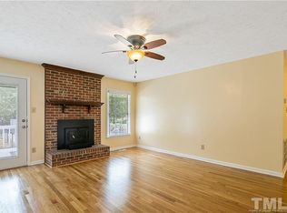 7818 Amesbury Rd, Fayetteville, NC 28311