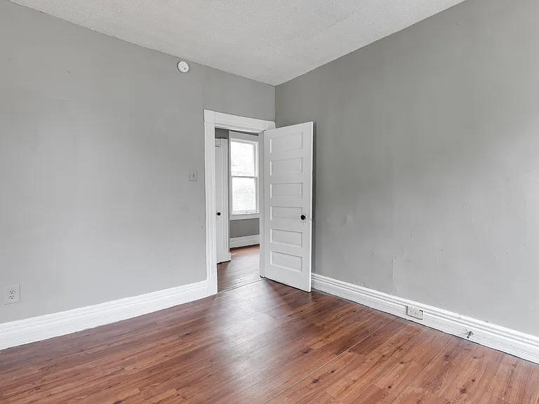 3017 Barton Ave — Photo 9