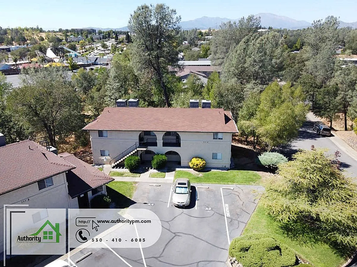 Building Photo - 333 Boulder Creek Dr, Redding, CA 96003