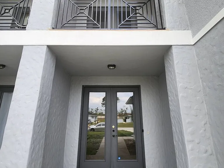 328 Dundee Dr — Photo 2