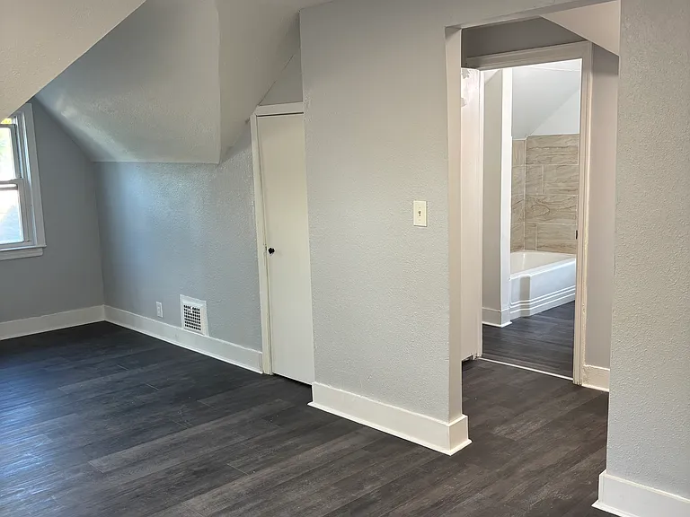 14819 Cloverlawn St — Photo 9