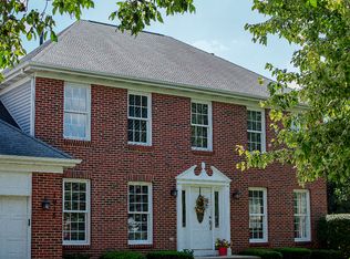 1015 Wakefield Dr, Elgin, IL 60120