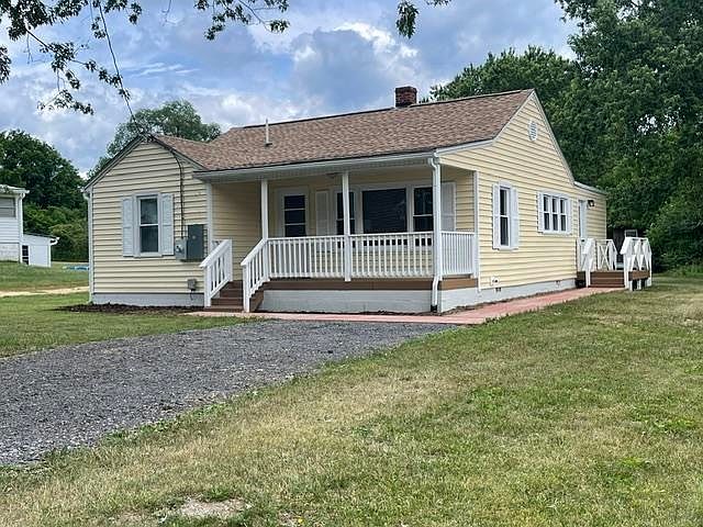 1st image of 336 W Railroad Ave