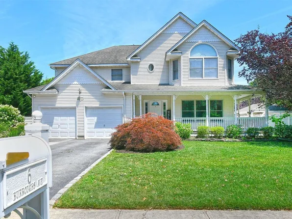 6 Burroughs Avenue, Dix Hills, NY 11746