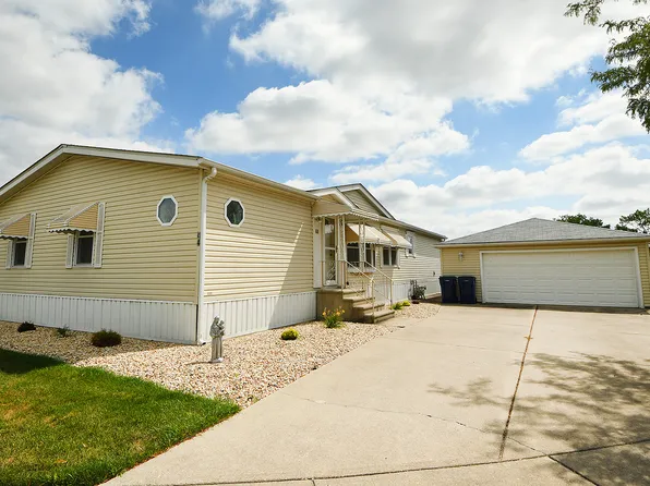 44 Petunia Cir, Matteson, IL 60443