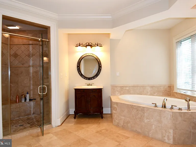 7104 Old Dominion Dr — Photo 47