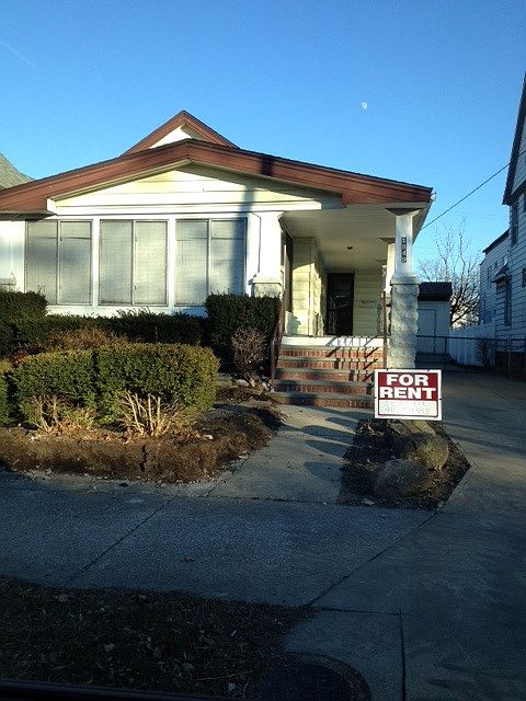 1st image of 1849 W 58th St