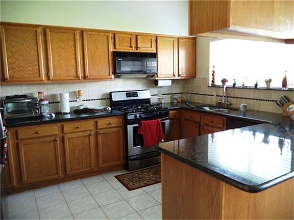 3rd image of 1211 Berrystone Trl